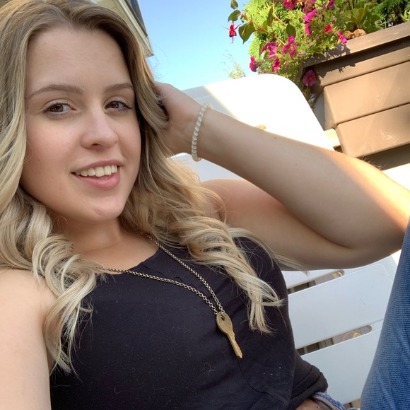 Meet your Posher, Hanna - Picture 1 of 1